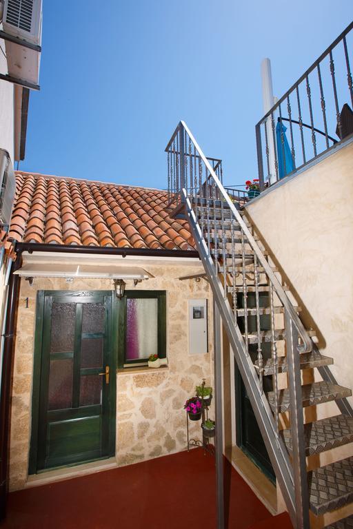 Studio Apartments Bonaca Сплит Экстерьер фото