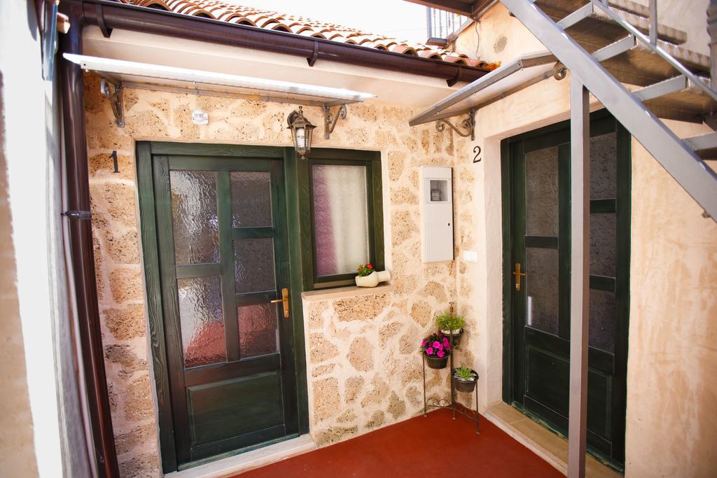 Studio Apartments Bonaca Сплит Экстерьер фото
