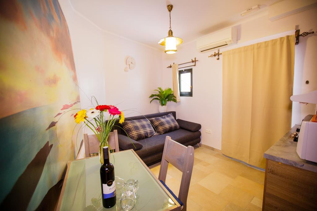 Studio Apartments Bonaca Сплит Экстерьер фото